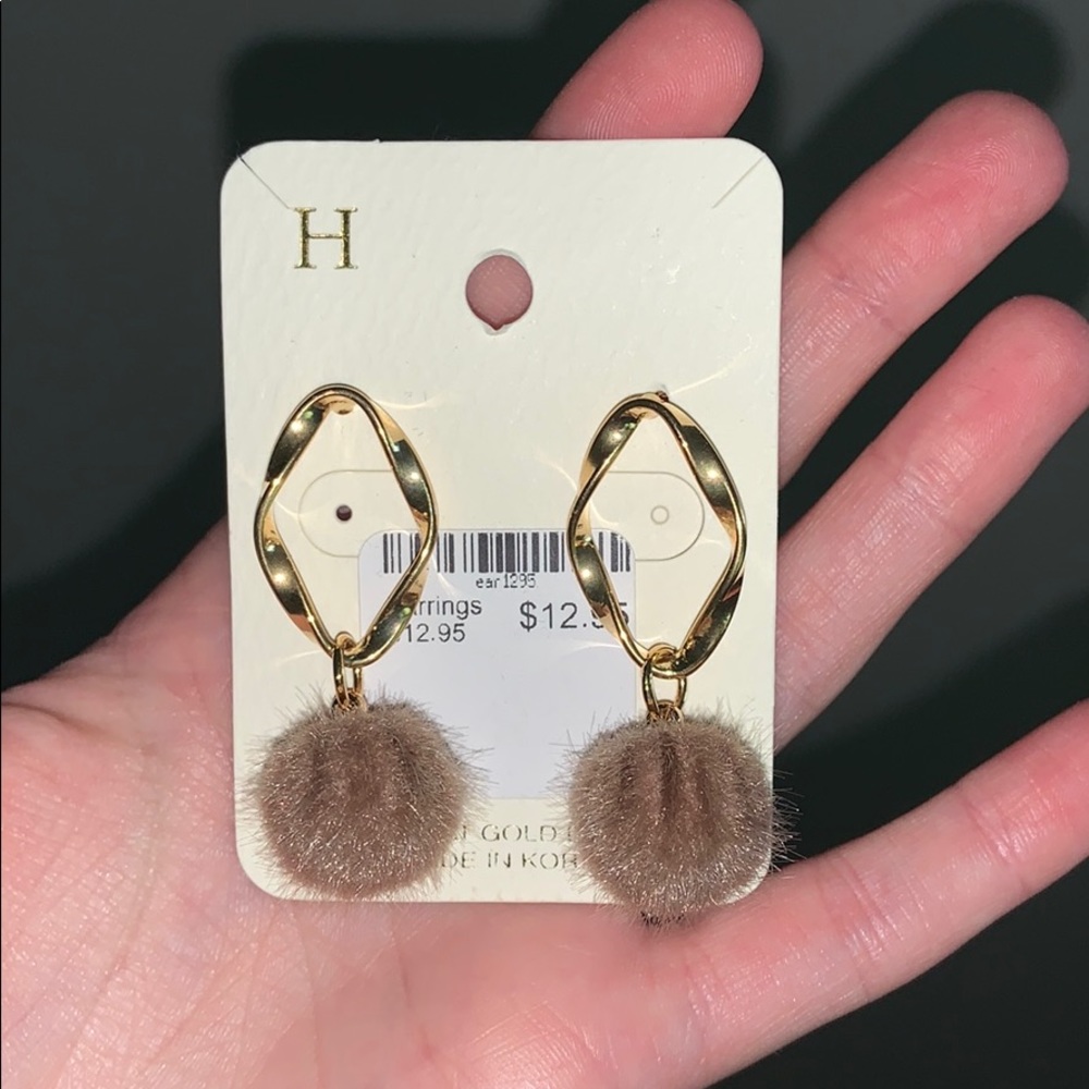 Pom Pom ball earrings
